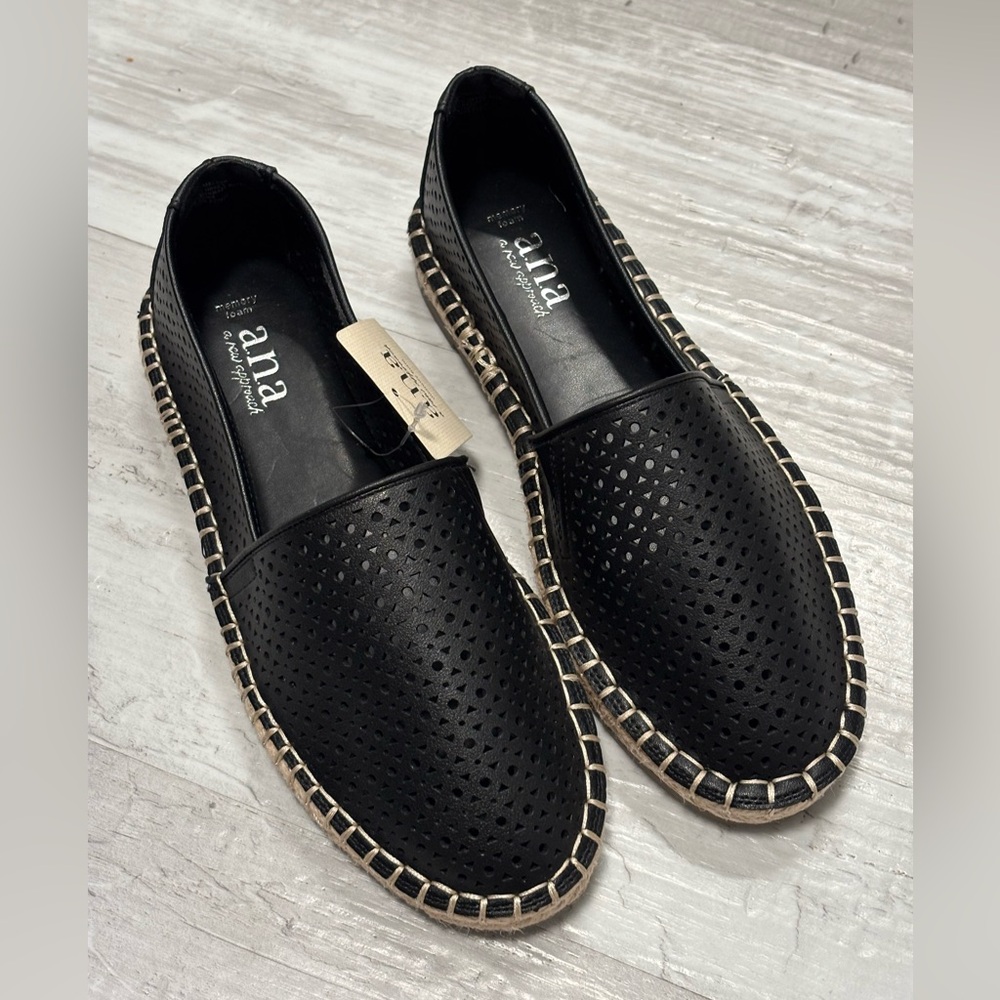 a.n.a. Oakland Black Perforated Loafers Women’s Size 7.5 New With Tag
